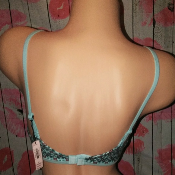 Victoria's Secret Body by Victoria lined Demi - Picture 3 of 6